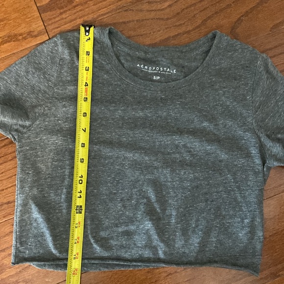 Aeropostale gray cropped t-shirt - Size small petite - Picture 7 of 7